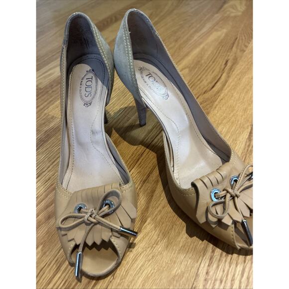 Tod's tan/Beige Leather Suede Peep Toe Dosary Pumps Size 7 studs bow front Italy - Picture 1 of 15